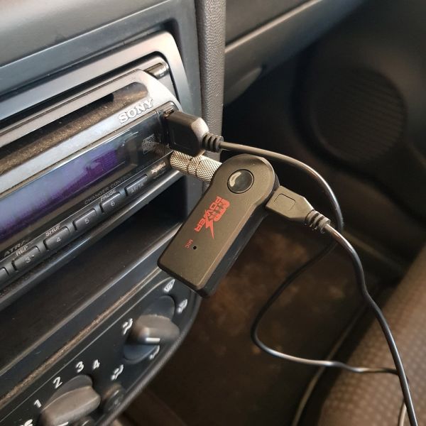 AUX Bluetooth Adapter FSE Musik Empfänger Jeep Wrangler Patriot Compass
